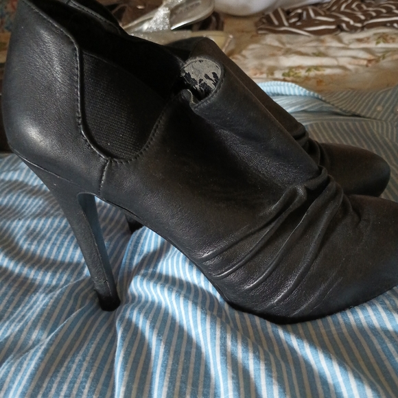 BCBG bootlets